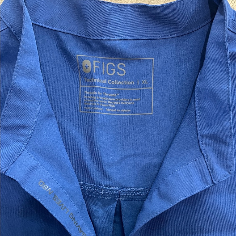 Figs Women's Scrub Set - Picture 3 of 5